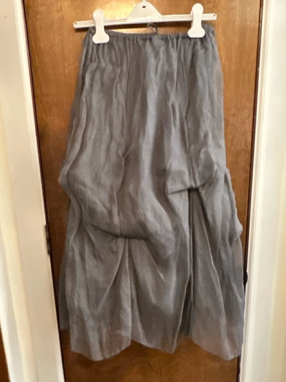La Luz Gray Gathered Tulle Midi Skirt Size M - Picture 4 of 12